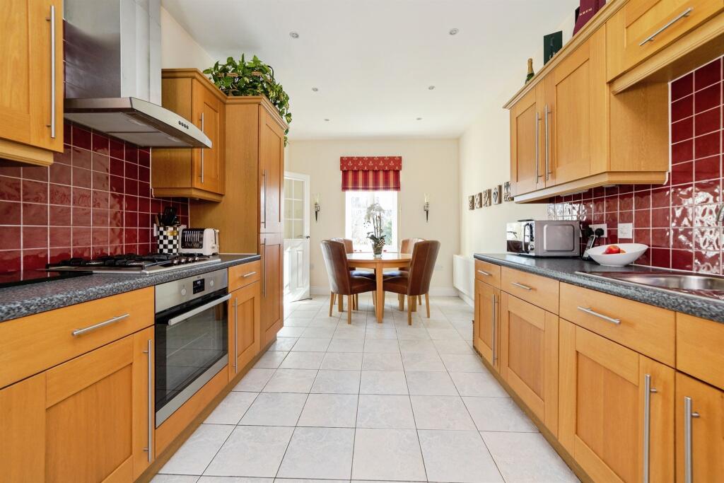 Additional image 3 of Devon Mead, Hatfield