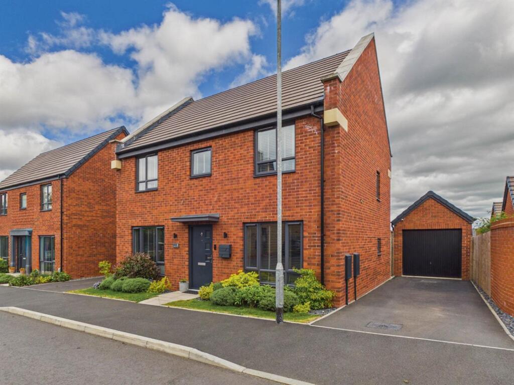 Main image of property: Hey Close, Malvern