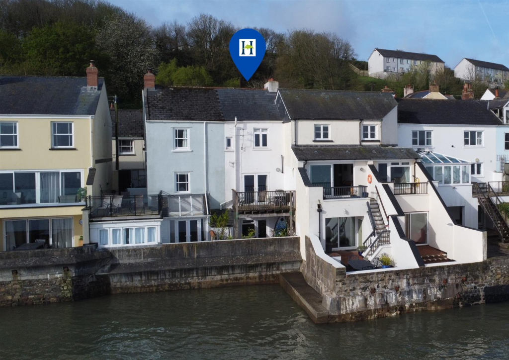 Main image of property: 139 Irsha Street, Appledore, Bideford