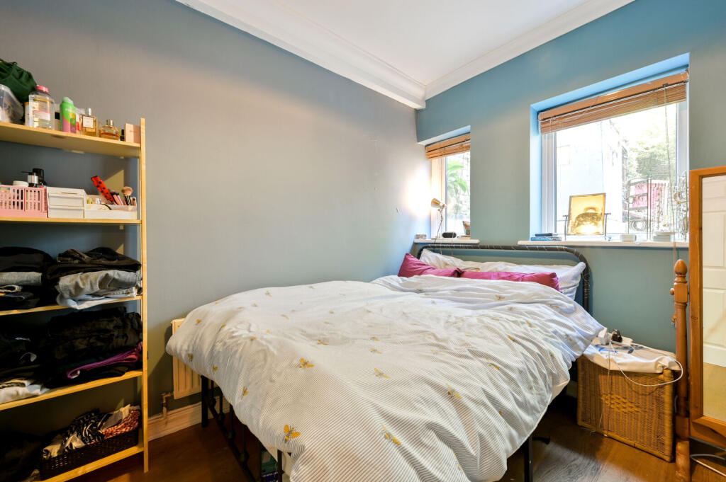 Apartment in London - More