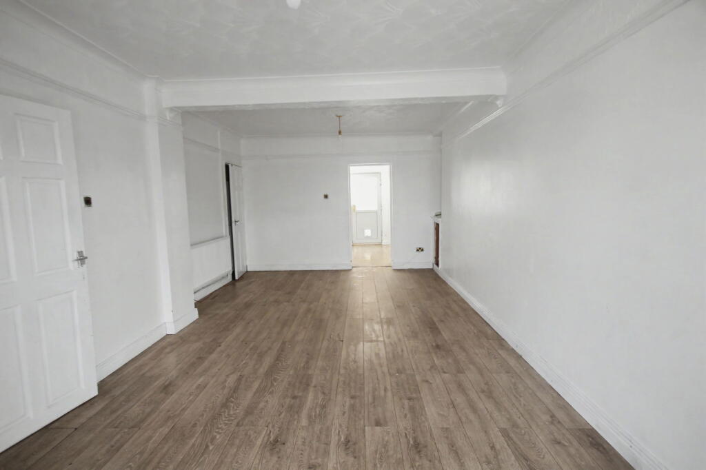 Bodwenarth Road, Cilfynydd, Pontypridd, CF37 4NT photo 3