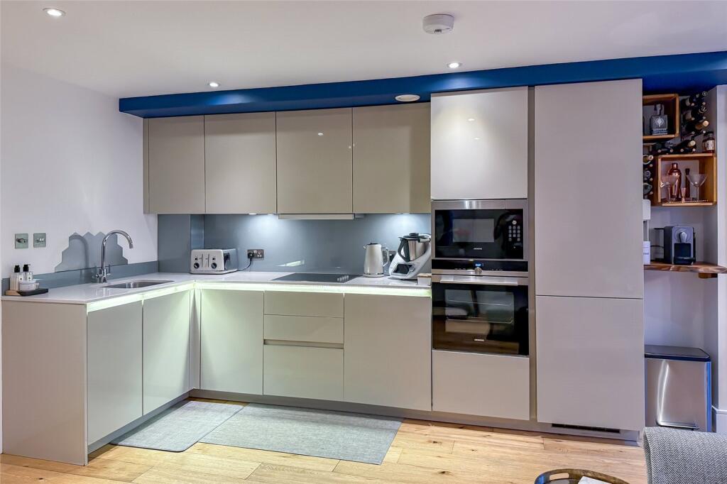 Lower Dagnall Street, St. Albans, Hertfordshire, AL3 - View 3