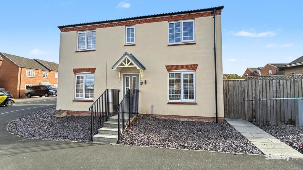 3-bed detached on Goldcrest Avenue, Rainworth, NG21, £250,000