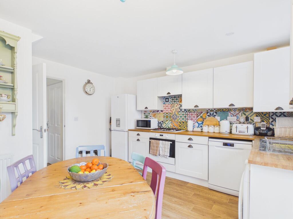House in Barry, Vale of Glamorgan - More