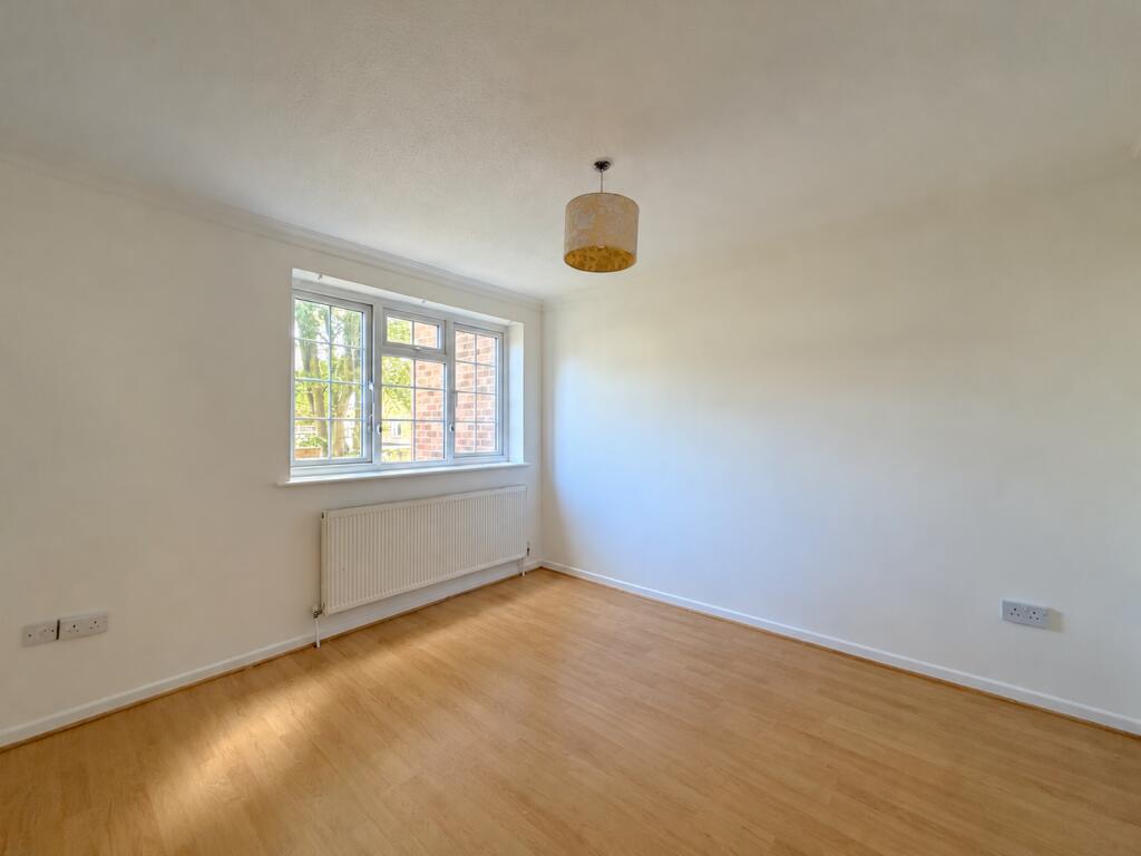 House in Gillingham, Medway - View 4