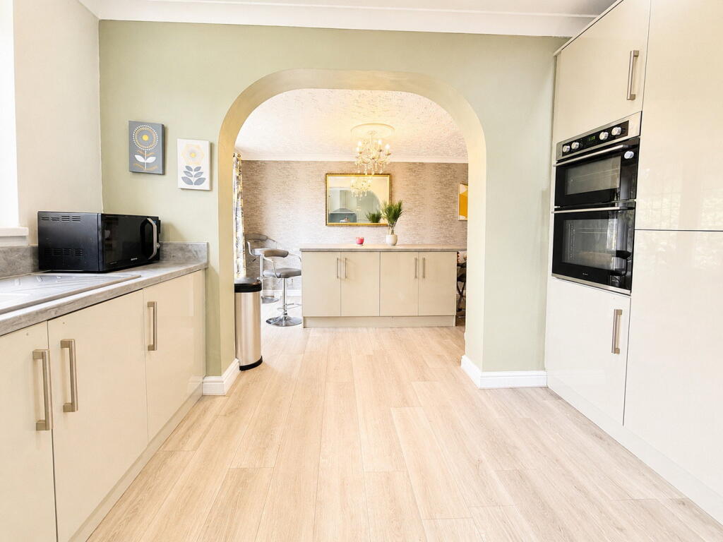 House in Dudley - View 3