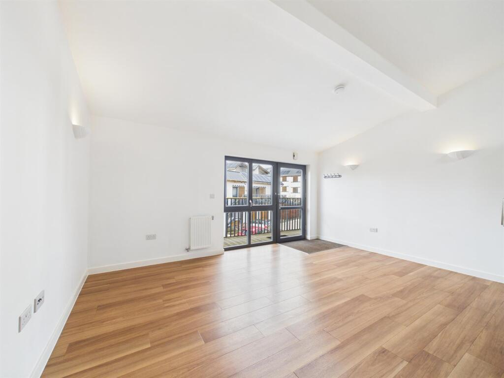 House in Bristol, Hanham Hall, Hanham Abbots - View 4
