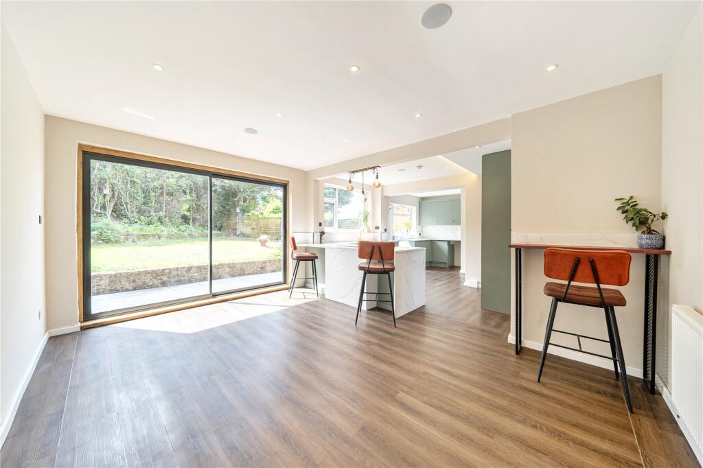 House in Gedling, Nottinghamshire - View 2