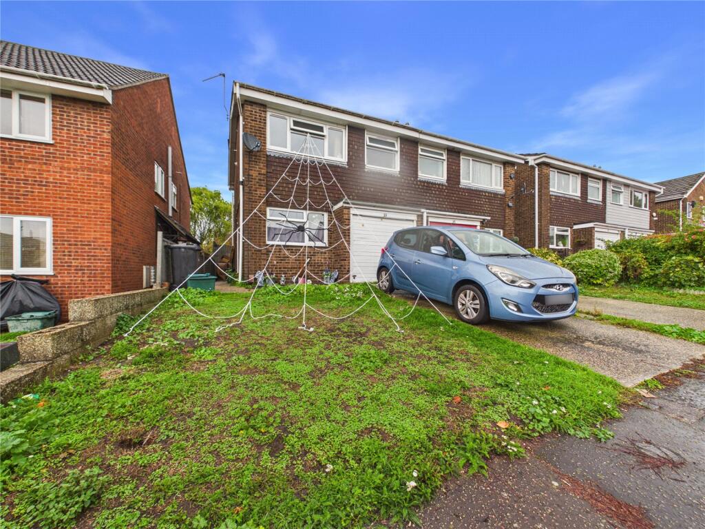 3-bed semi-detached on Redwood Close, Colchester, Essex, CO4, £250,000