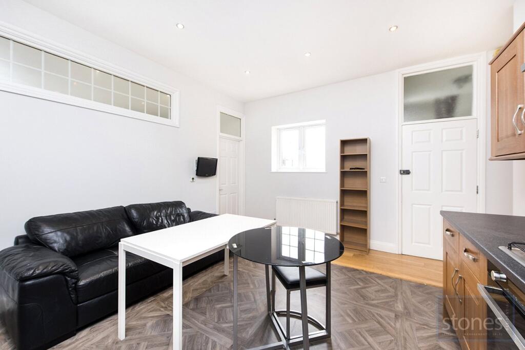 Apartment in London, Lower Holloway, Holloway - View 2