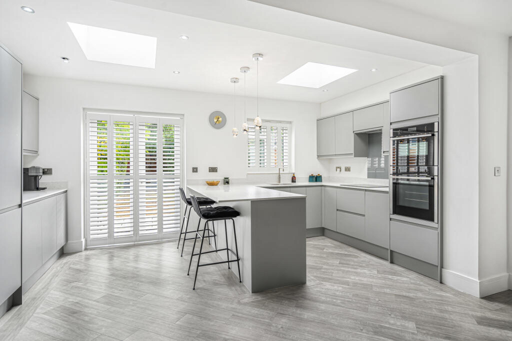House in Twickenham - View 3