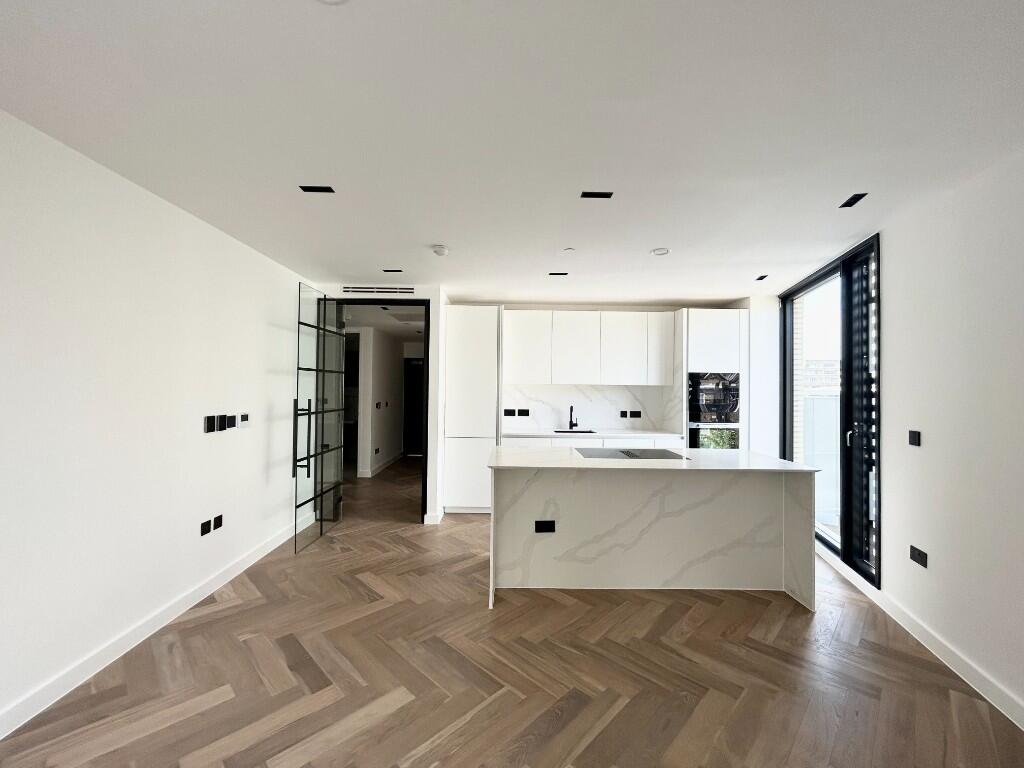 2-bed flat on Cluny Mews, London, SW5, £1,350,000