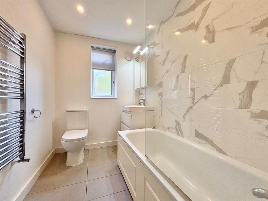 Apartment in Sevenoaks - View 5