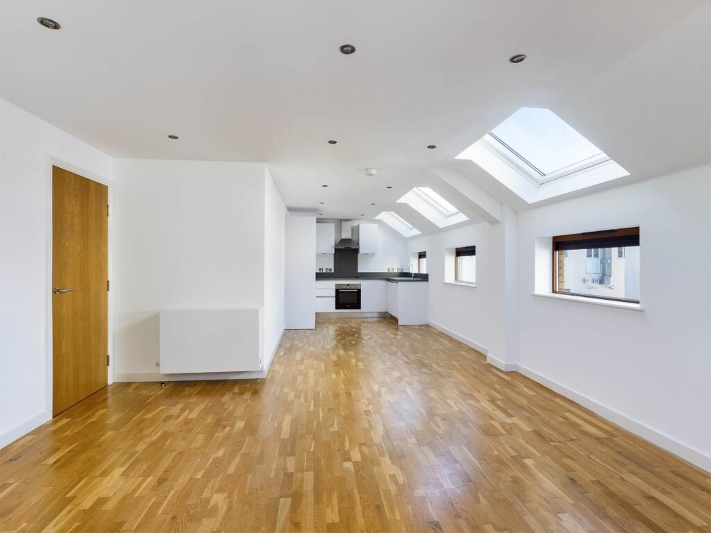 2-bed flat on St Helier - INVESTMENT ONLY, £499,995