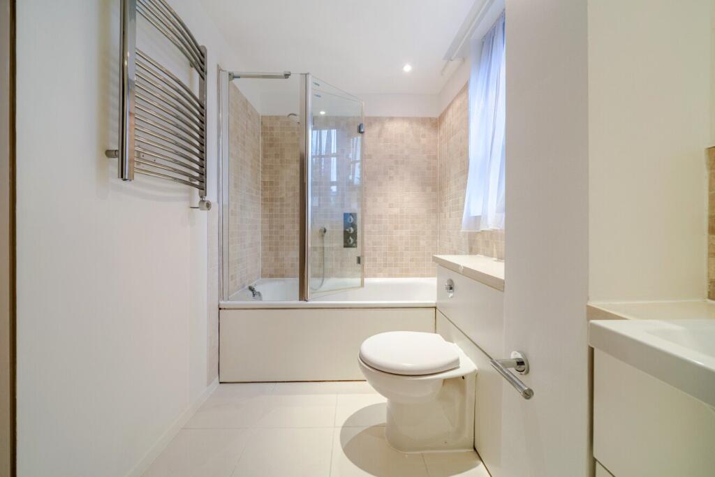 Apartment in London - More