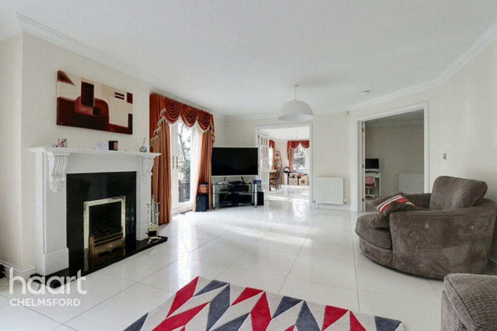 Arbour Lane, Chelmsford photo 4