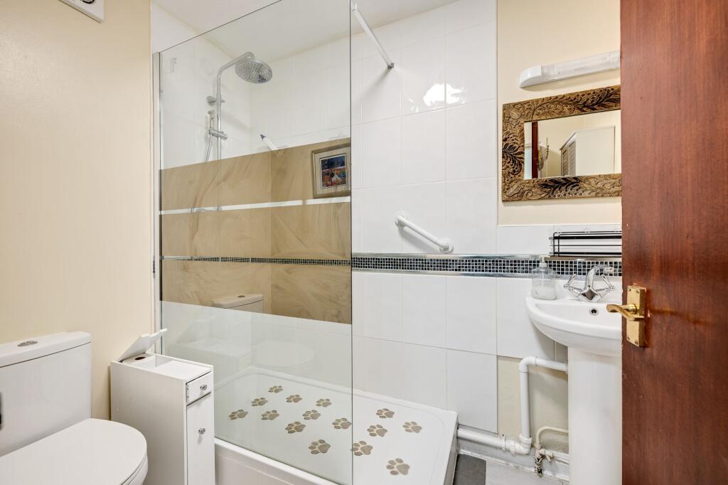 Apartment in London - More