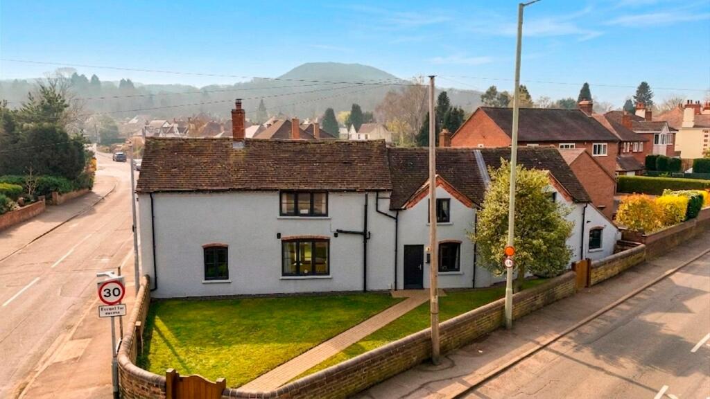 Main image of property: Holyhead Road, Wellington, Telford, Shropshire, TF1 2EA