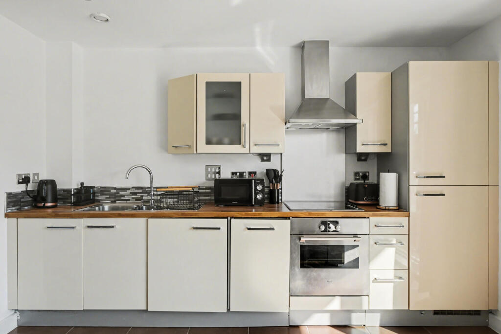 Apartment in London - View 4