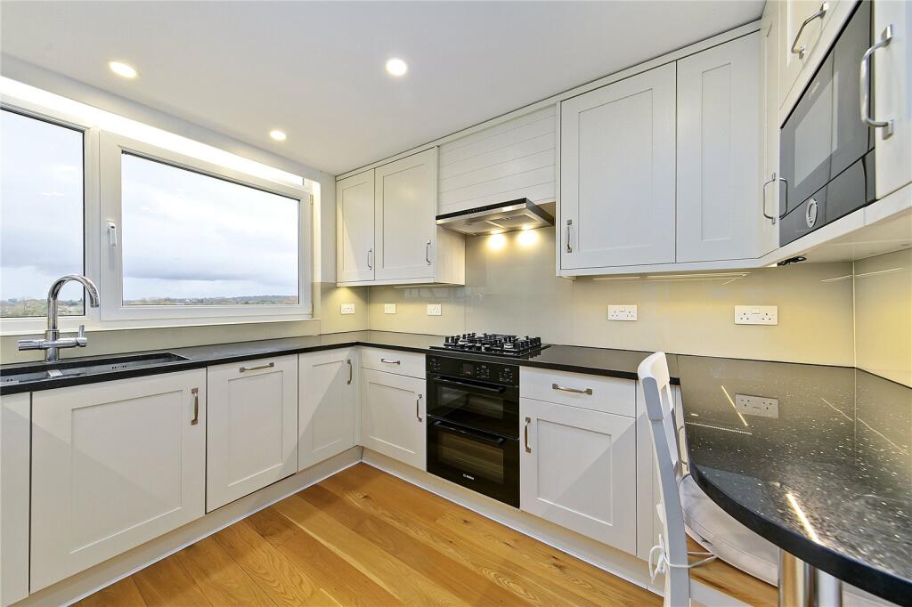 Apartment in London, Hampton Wick - View 5