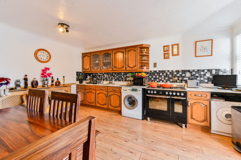 House in London - View 5