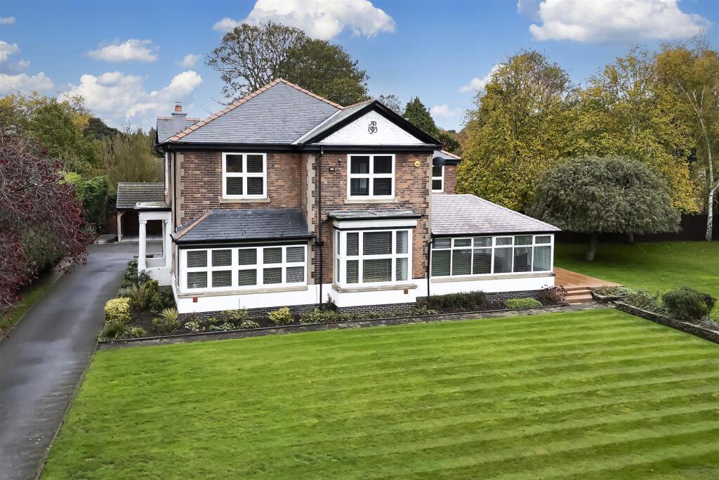 5-bed detached on Station Walk, Cottingham, £800,000