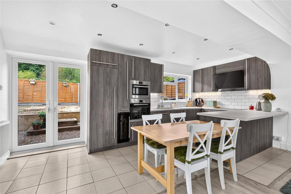 House in Slough - View 2