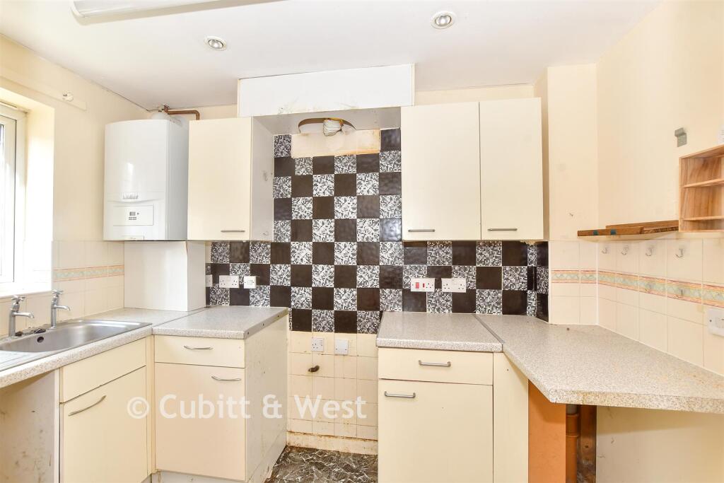 House in Havant, Wecock - View 3