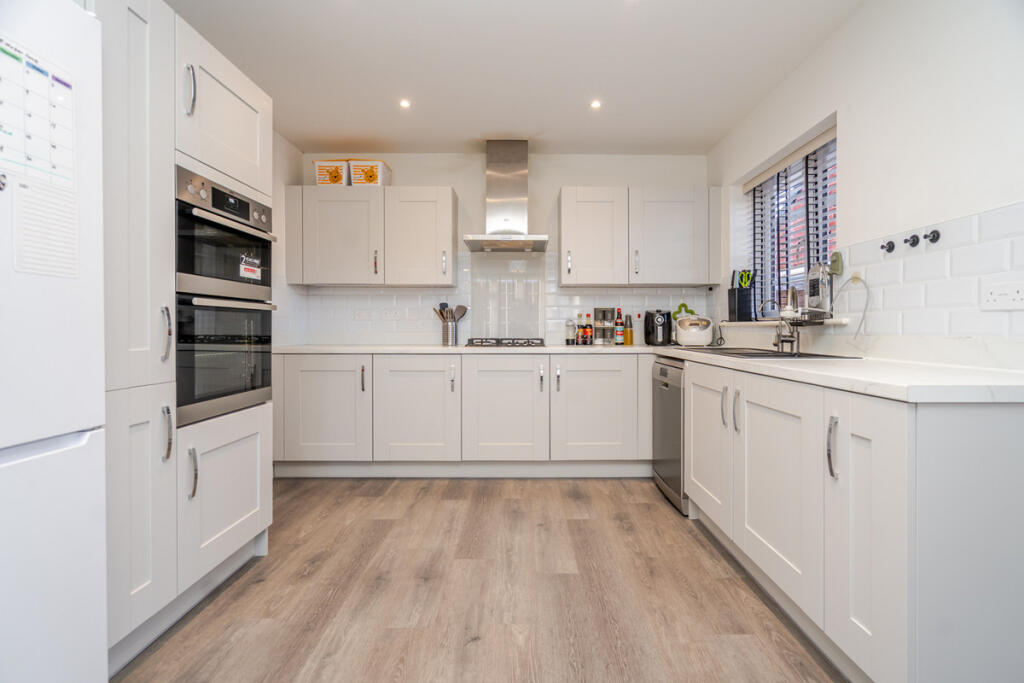House in Milton Keynes, Eagle Farm, Wavendon - View 5