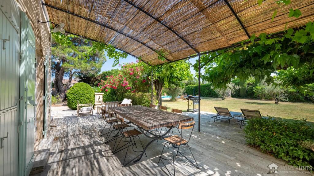 Main image of property: Provence-Alps-Cote d`Azur, Bouches-du-Rhône, Paradou