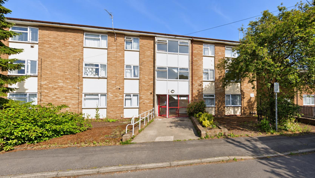 2-bed flat on Lorne Street, Wrexham, £110,000