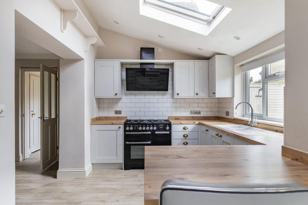 House in Gloucester - View 5