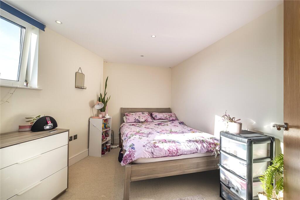 Apartment in London - More