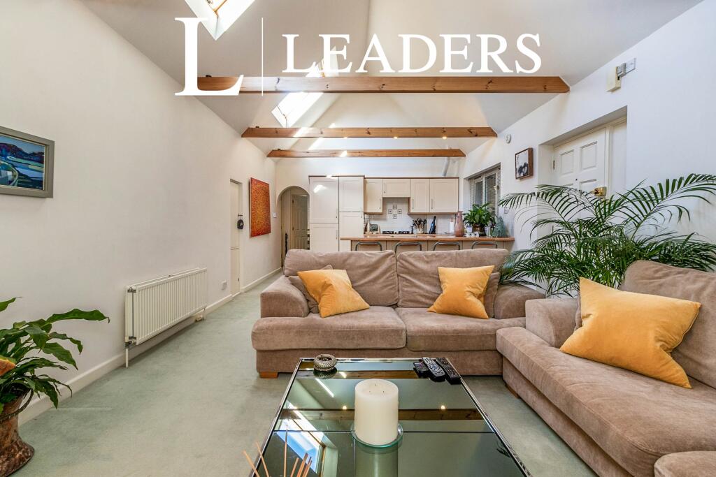 Main image of property: Glenheadon Rise, Leatherhead, KT22