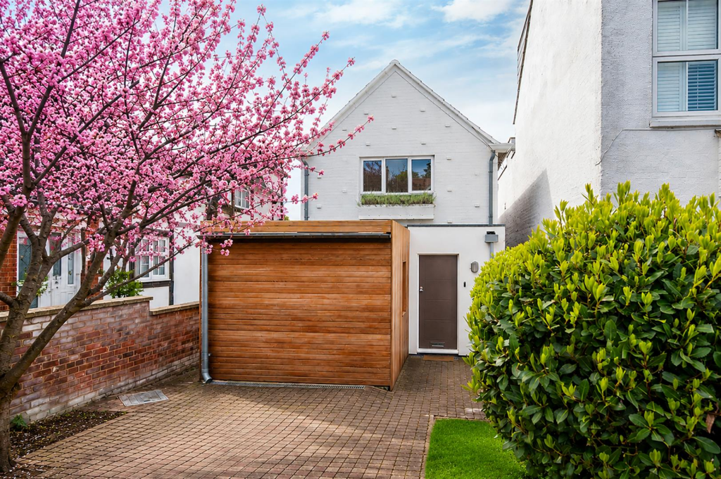 Main image of property: Shakespeare Road, Mill Hill, NW7