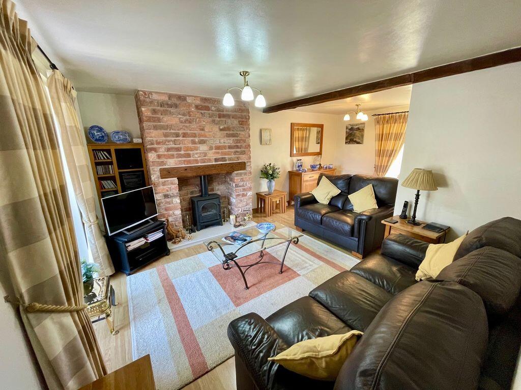 Old Meadow Court, Llay, Wrexham photo 2
