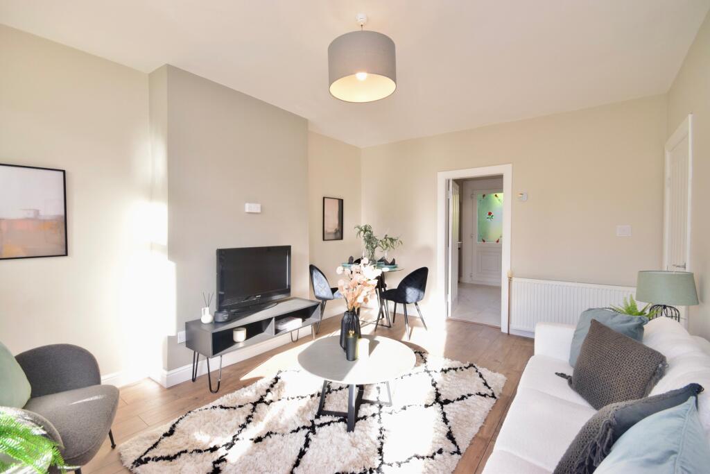 Apartment in Glasgow, Riddrie Knowes, Carntyne - View 3