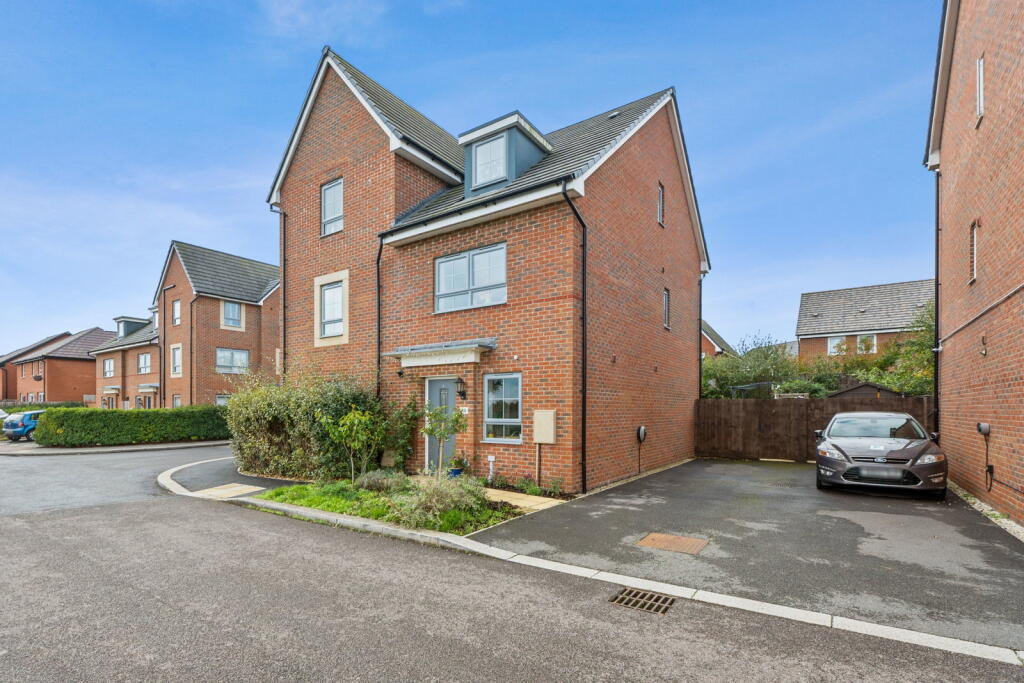 4-bed semi-detached on Abington Street, Barton Seagrave, Kettering, NN15, £300,000