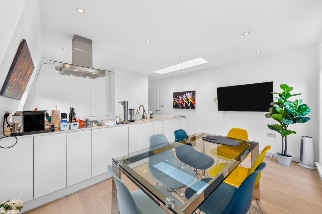 Apartment in London - More