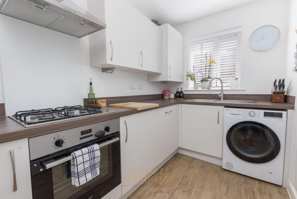 House in Crawley, Riverbrook place, Forge Wood - View 4