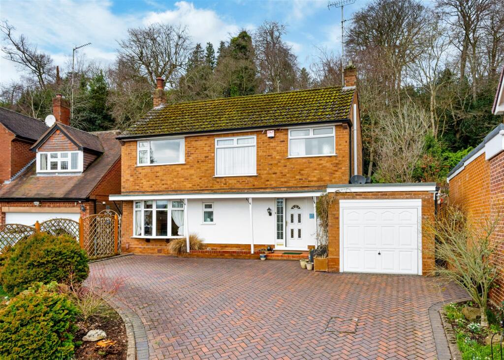 Main image of property: 16 Beechwood Drive, Wightwick, Wolverhampton, WV6 8NN