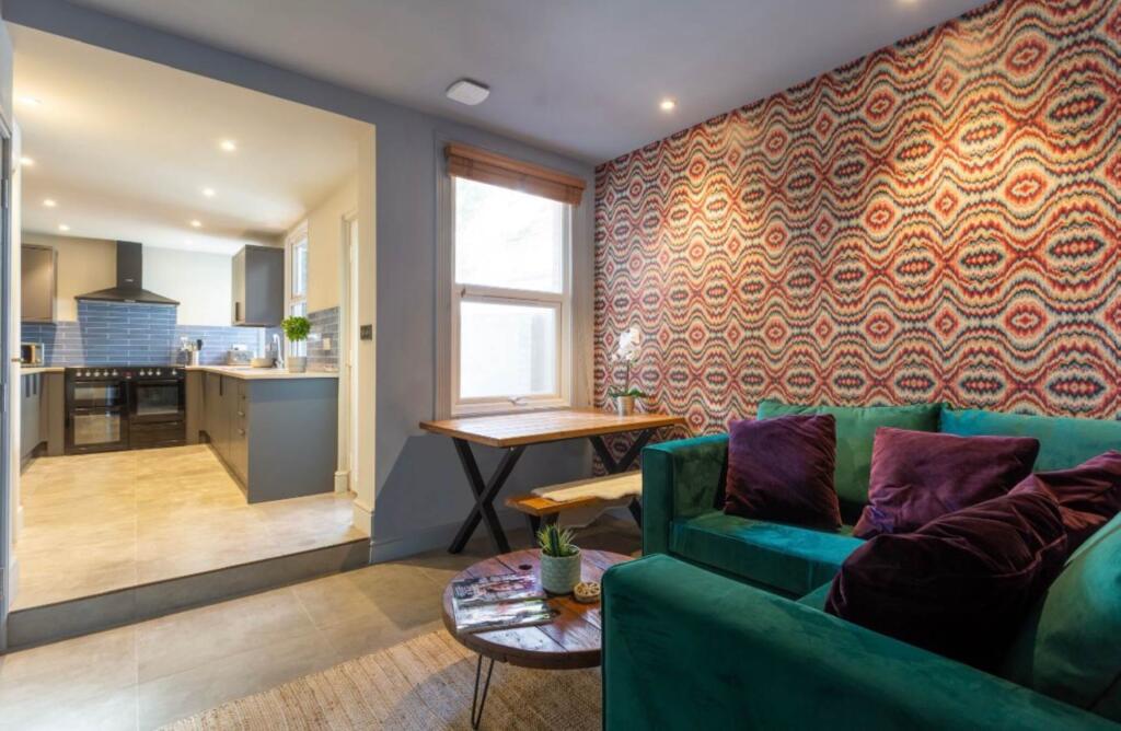 Russell Rise, Luton photo 3