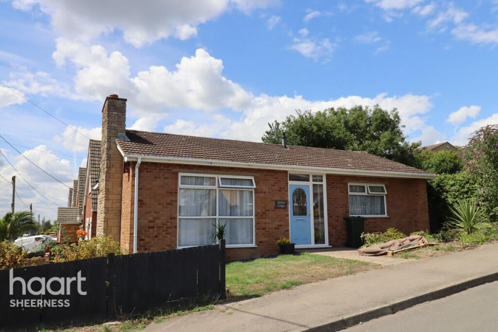 19A WHYBORNES CHASE photo 2