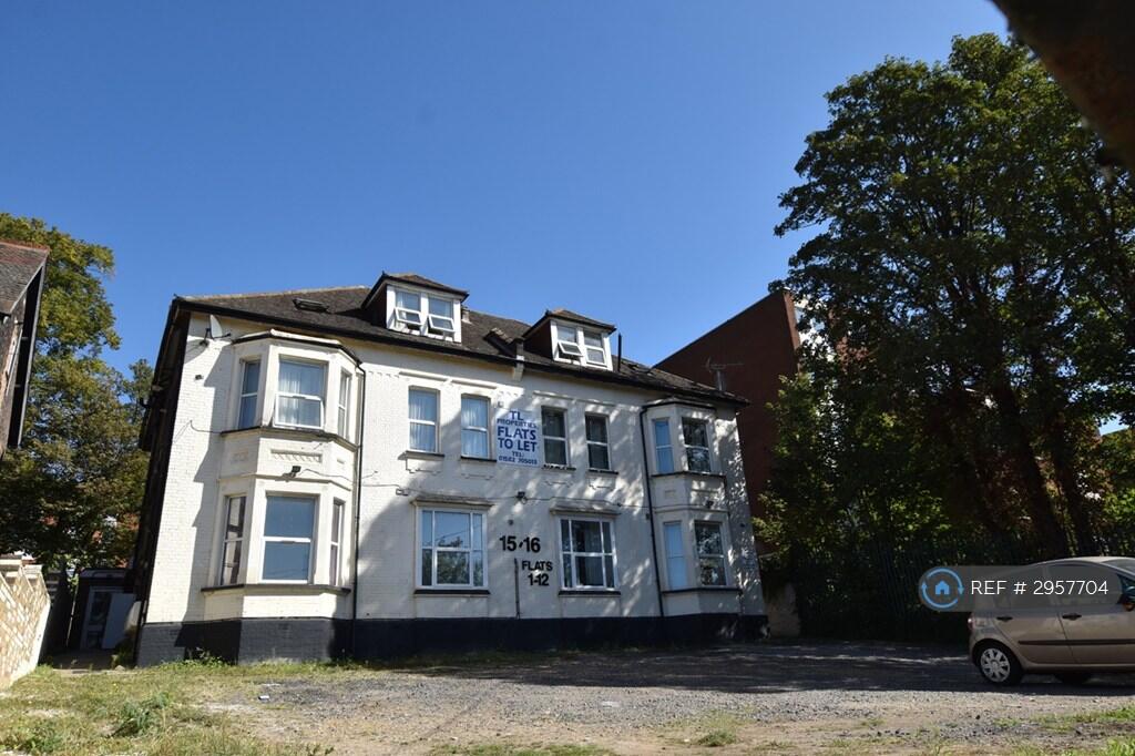 Apartment in Luton - View 5
