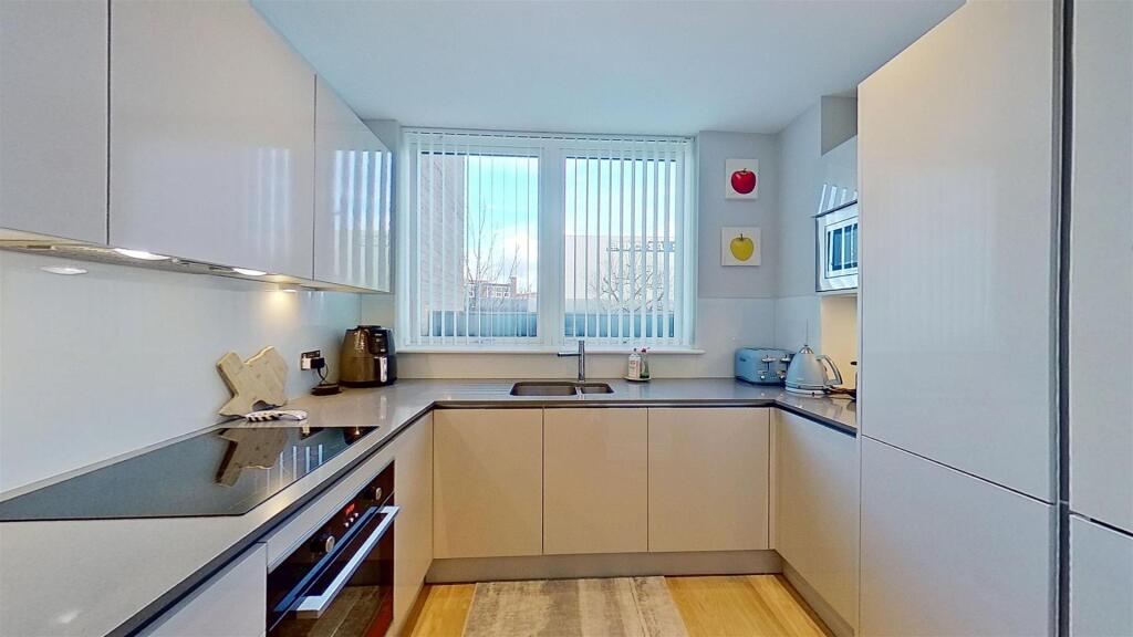 Apartment in London - View 3