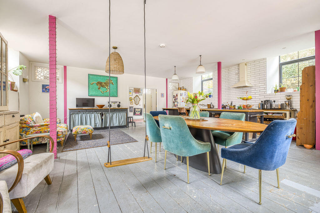 Additional image 8 of Unique 6 bedroom detached property on Bruton High Street