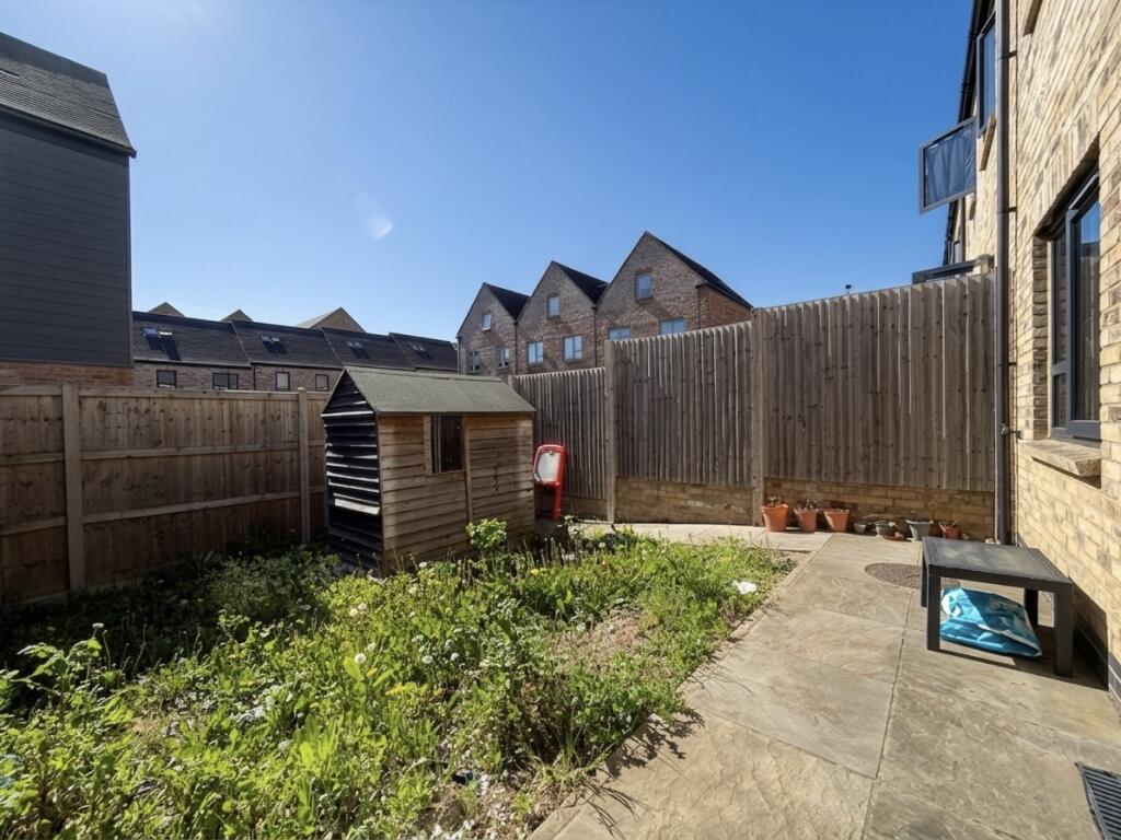 House in Redhill - View 5