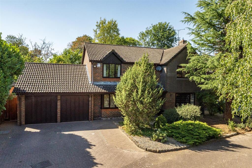 Main image of property: Windermere Close, Winnersh, Berkshire, RG41 5XW