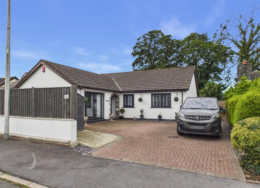 Main image of property: Freemans Walk, Pembroke - 4 Bed +1 Bed Annexe
