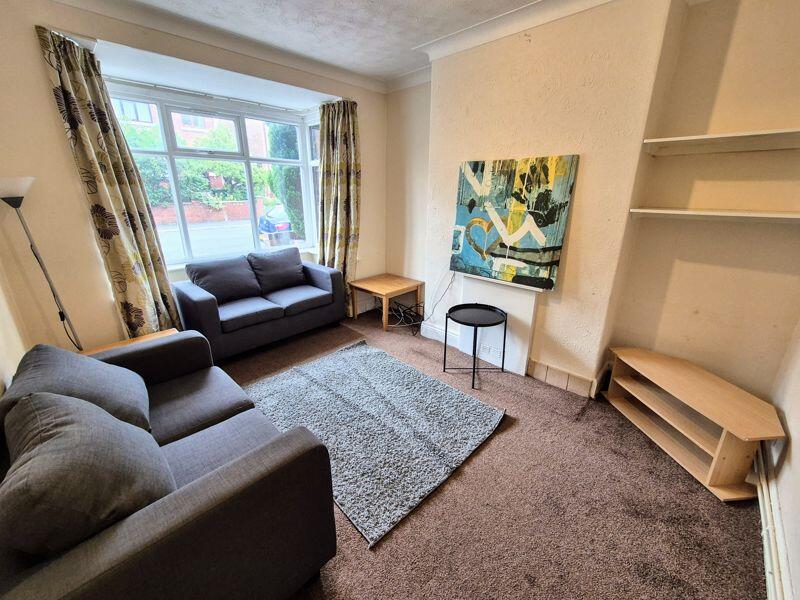 House in Leeds, Hyde Park - View 2